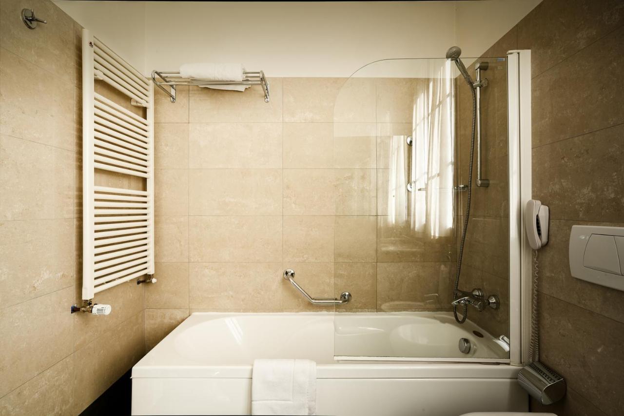 Meditur Hotel Bologna ออสซาโน เดลล์ เอมิเลีย ภายนอก รูปภาพ