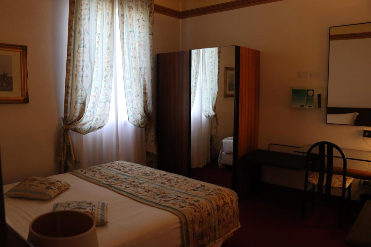 Meditur Hotel Bologna ออสซาโน เดลล์ เอมิเลีย ภายนอก รูปภาพ